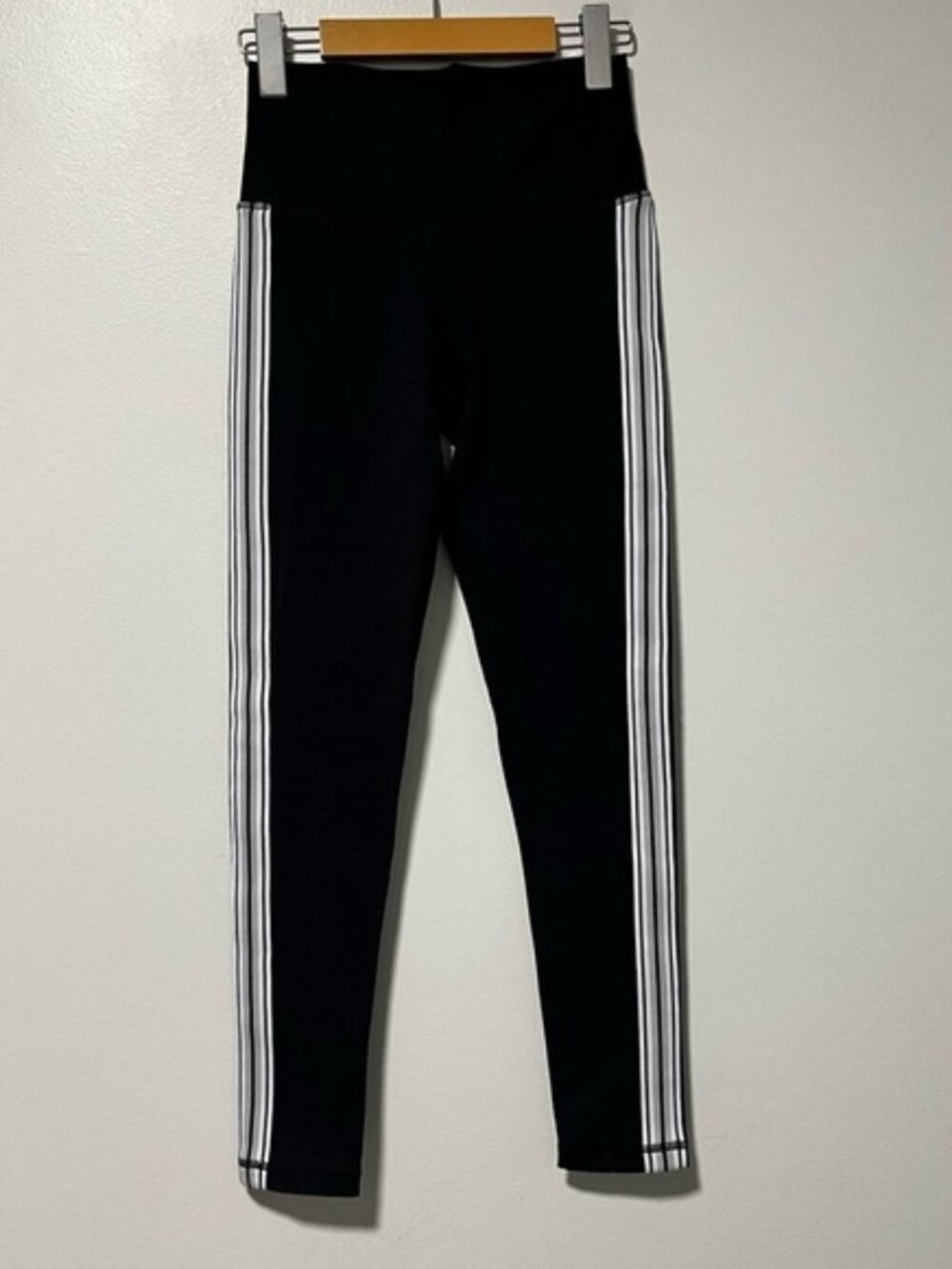 TNA Women’s High-Rise Leggings Size S Black with White Stripes